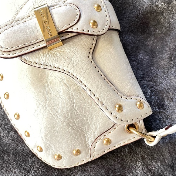 Michael Kors Vanilla Leather Berkley Wristlet Studded Handbag Cellphone Bag - Picture 5 of 11